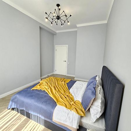 3 Room Gagarin Park Residential Complex Near Mega Shopping Mall Almaty Eksteriør bilde