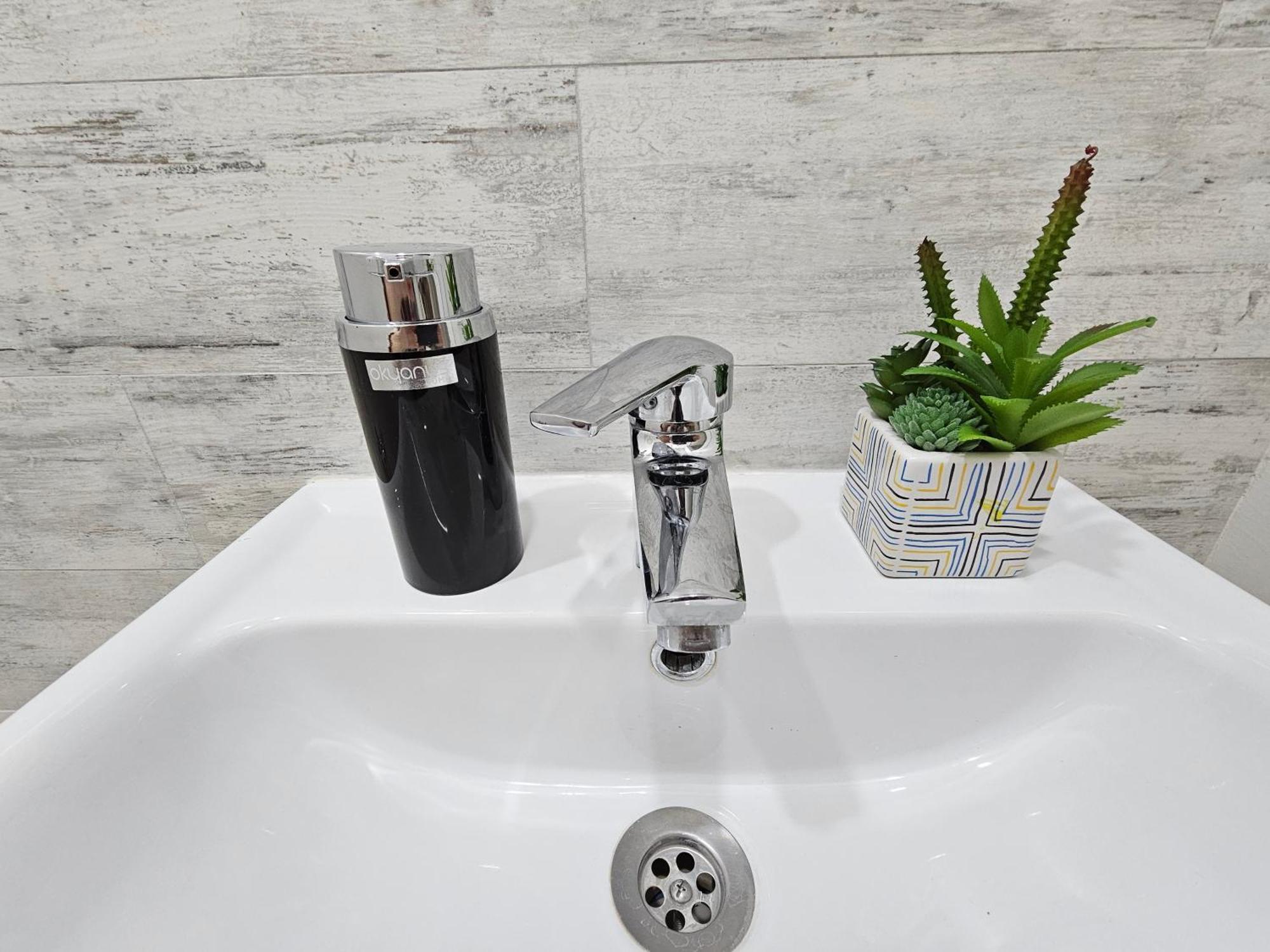 3 Room Gagarin Park Residential Complex Near Mega Shopping Mall Almaty Eksteriør bilde