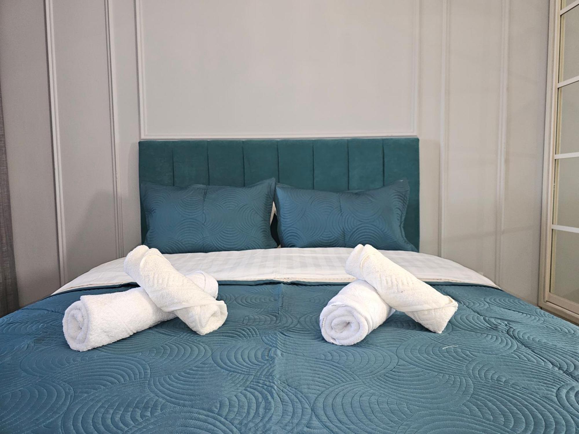 3 Room Gagarin Park Residential Complex Near Mega Shopping Mall Almaty Eksteriør bilde